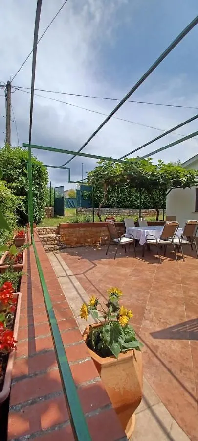 Apartments Mari Novigrad
