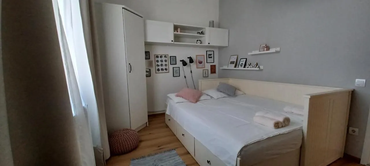 Apartments Mari Novigrad  0*, Novigrad (Istria) Croatia