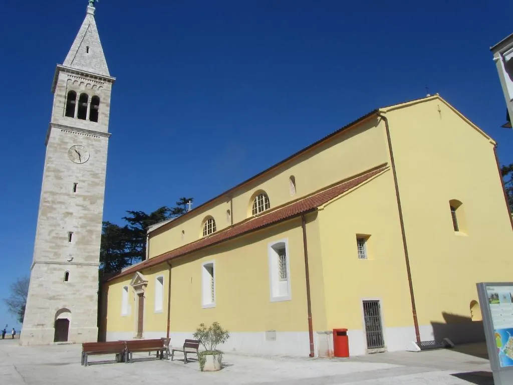 Apartments Mari Novigrad  Croatia